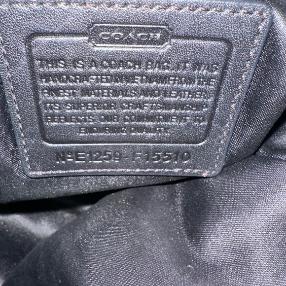 COACH Ashley Signature Carryall Shoulder Bag -GUC - Picture 9 of 15